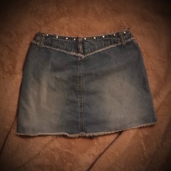 ๐โ๏ธ๐Light Wash, Studded, Denim Skort, by R4R Jeans - Picture 2 of 7